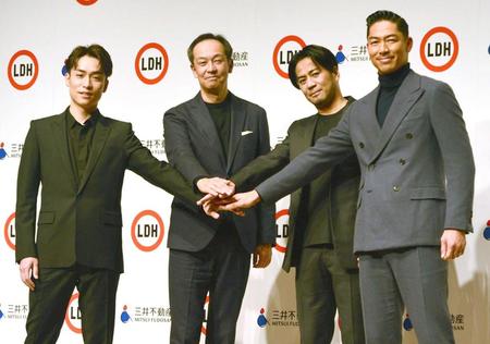 　発表会に出席した（左から）ＴＥＴＳＵＹＡ、若林瑞穂氏、ＨＩＲＯ、ＡＫＩＲＡ