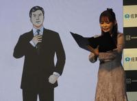 　島耕作のＣＧと生朗読する中川翔子ⓒ弘兼憲史／講談社