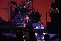 　１９９１年１０月、弾き語りで熱唱するＫＡＮ