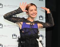 　早産児のイベントに出演し笑顔を振りまく土屋アンナ（撮影・金田祐二）