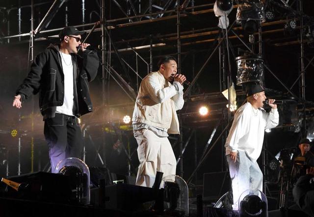 ベリーグッドマン万感 甲子園ライブ バックスクリーンに悲願フラッグ