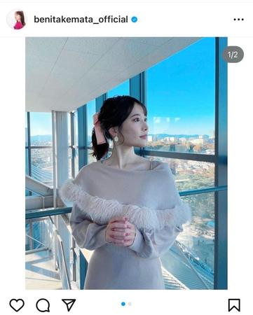 　竹俣紅アナウンサーのインスタグラム＠ｂｅｎｉｔａｋｅｍａｔａ＿ｏｆｆｉｃｉａｌより