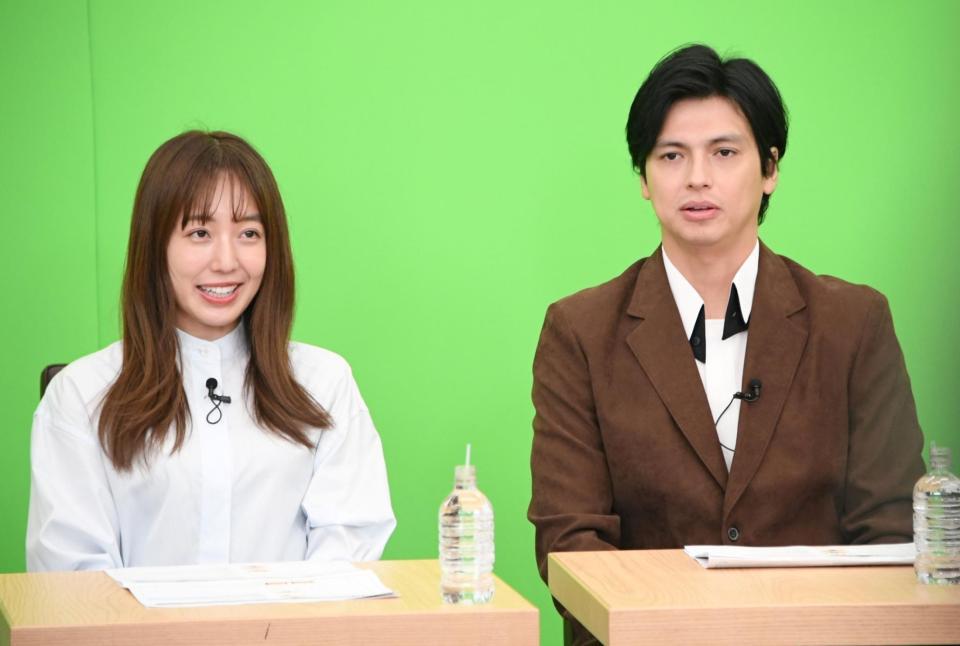 　不妊治療について話す川崎希（左）とアレクサンダー夫妻（撮影・棚橋慶太）