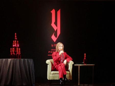 　シャンパンを味わうＹＯＳＨＩＫＩ