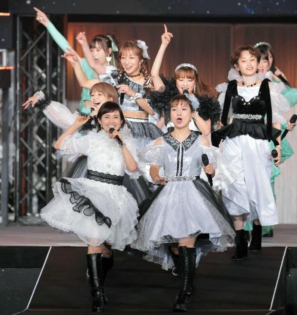 モーニング娘2000年女子バレーボール世界最終予選　宣伝幕 あなたのハートにも強烈なアタックしちゃうゾ🥴❤️ #にこにこ