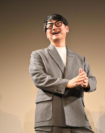 　イベントを終えて笑顔を見せる松尾潔氏（撮影・西岡正）