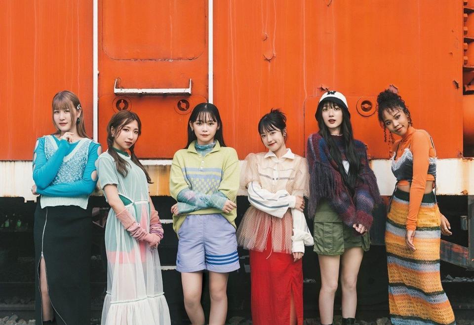 　イベントに出演するＬｉｔｔｌｅ　Ｇｌｅｅ　Ｍｏｎｓｔｅｒ