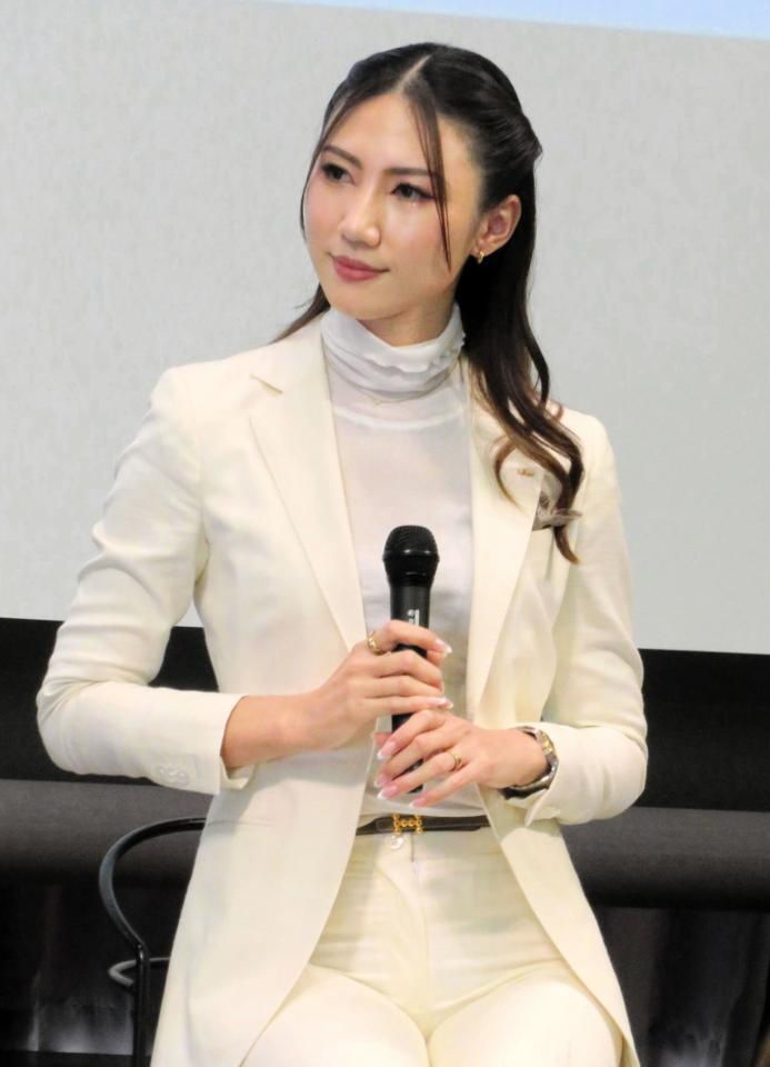 　自分発見をテーマにトークを行った野原遥さん