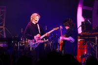 　エレキギターをかき鳴らしたＥＸＩＬＥ　ＳＨＯＫＩＣＨＩ