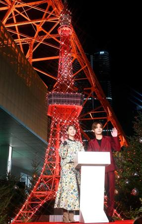 　東京タワークリスマスイルミネーション点灯式に出席した山田涼介（右）と浜辺美波（撮影・堀内翔）