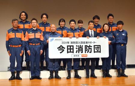 　イベントに出席した今田耕司（中央）ら