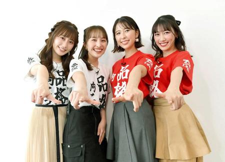 　“Ｚポーズ”で気合を入れる、ももいろクローバーＺの（左から）佐々木彩夏、百田夏菜子、玉井詩織、高城れに（撮影・開出牧）