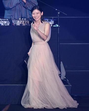 　Ｊリーグアウォ－ズでプレゼンターを務めた朝日奈央＝１２月５日