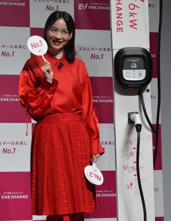 　ＥＶ充電にまつわるクイズに体験したのん