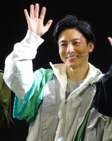 取材会に出席した屋良朝幸