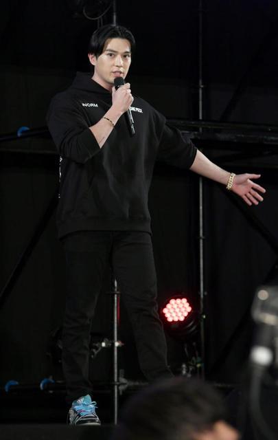 新田真剣佑インクリムブレスレット
