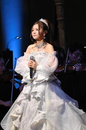 　１０日に行われたコンサートでヒットナンバーを歌い上げた倉木麻衣