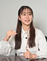 　語学について話す森山未唯（撮影・西岡正）