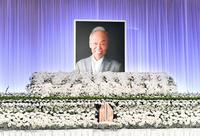 　谷村新司さんを送る会の祭壇（撮影・園田高夫）