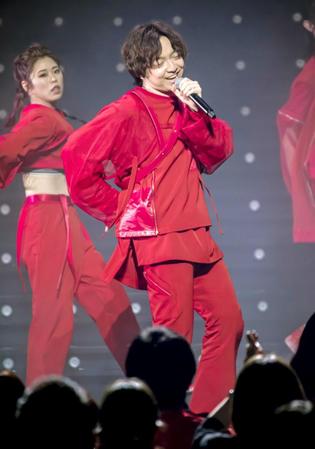 　ステージで熱唱する三浦大知