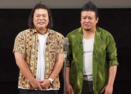 　大自然・しんちゃん（左）とロジャー