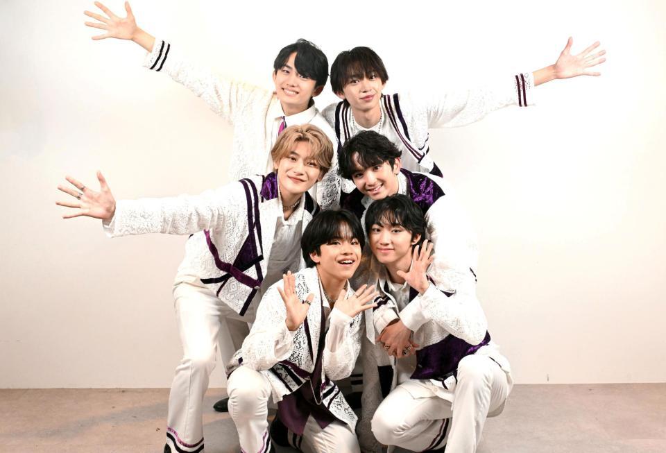 　Ｌｉｅｎｅｌの（右上から時計回りに）近藤駿太、高岡ミロ、森田璃空、武田創世、芳賀柊斗、高桑真之（撮影・堀内翔）