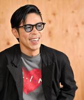 　役者業について語ったＥＸＩＬＥ松本利夫（撮影・西岡正）