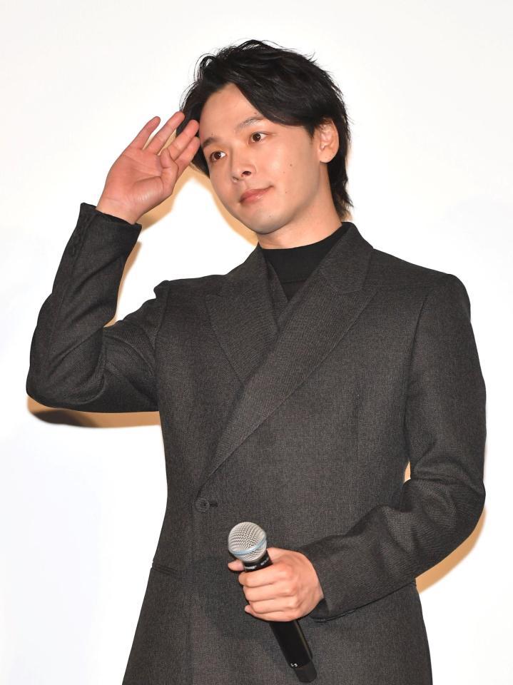 　客席を見渡す中村倫也（撮影・出月俊成）