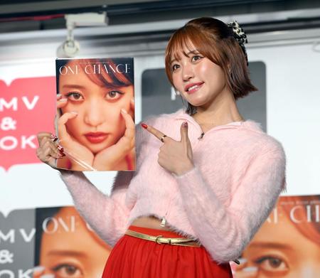 　１ｓｔ写真集「ＯＮＥ　ＣＨＡＮＣＥ」発売記念イベントに登場した王林（撮影・伊藤笙子）