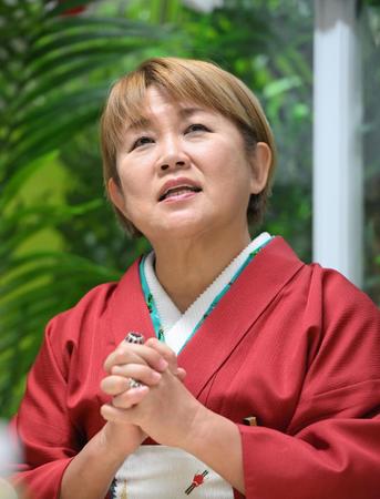 　「Ｍ-１グランプリ２０２３」を振り返る山田邦子（撮影・伊藤笙子）