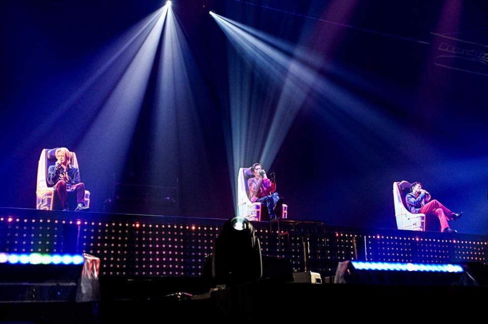 　美声を届けるボーカルの（左から）吉野北人、川村壱馬、ＲＩＫＵ