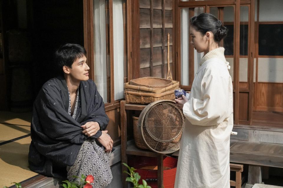 愛助（水上恒司）は、スズ子（趣里）に歌手として活動に戻ってほしいと話す