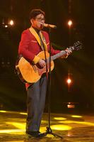 　リハーサルを行った藤井フミヤ