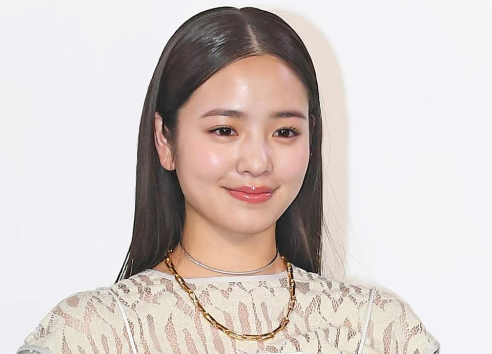 酔っ払ってるね～」横田真悠の肘つき赤ら顔が「バブい」！店内でにっこり「ＣＭに使って」の声も/芸能/デイリースポーツ online