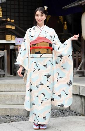 　あでやかな振袖姿を披露した田鍋梨々花（撮影・伊藤笙子）