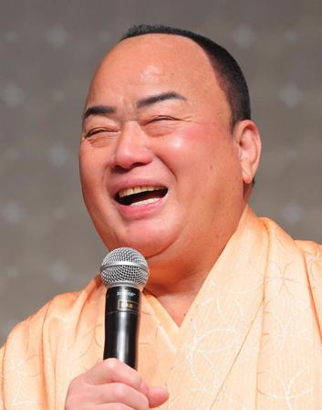 　笑顔で結婚を報告した細川たかし（撮影・吉澤敬太）