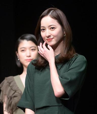 　ドラマ「アイのない恋人たち」制作発表会見に登場した佐々木希（撮影・堀内翔）