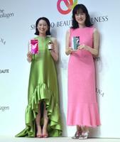 　イベントに出席し笑顔を見せる清野菜名（左）と市川実日子