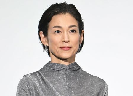 【写真】鈴木保奈美５７歳　私服姿が「赤名リカみたい」　３３年前と変わらぬ姿