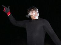 　糸井嘉男氏は食料調達にいざ海へ