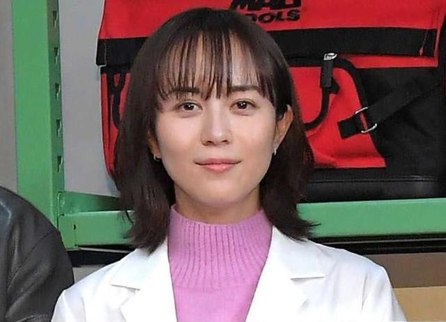 比嘉愛未の美背中にSNS感嘆「芸術レベル」「ちょ、彫刻ですか