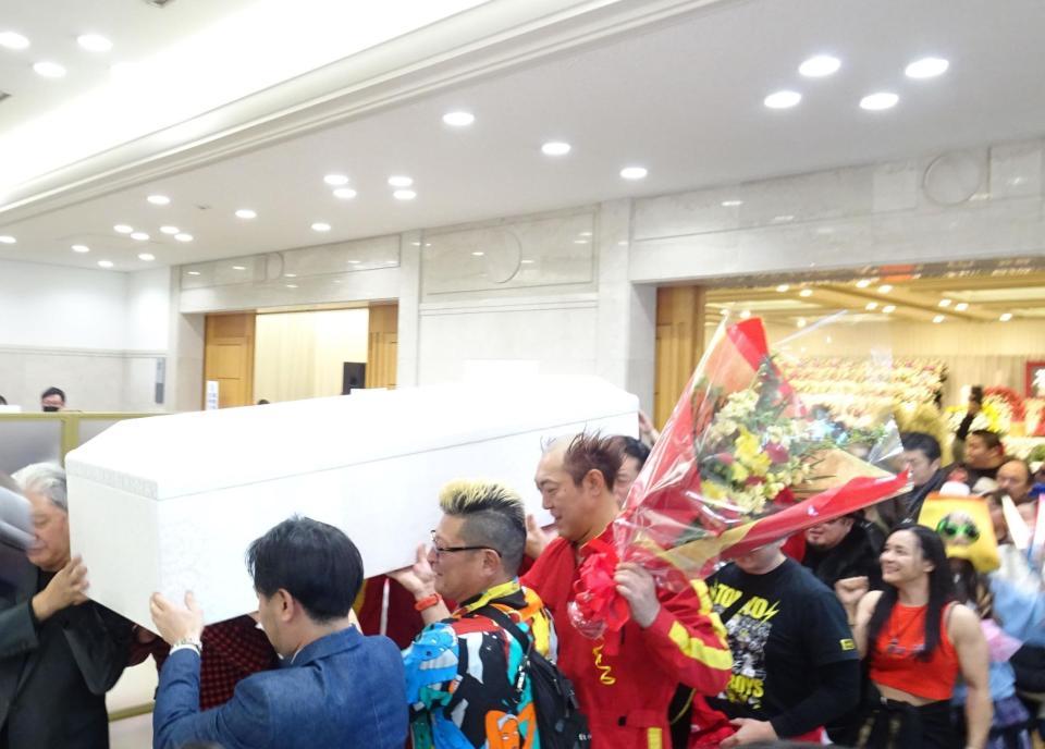 　南部虎弾さんの葬儀・告別式