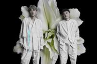 　主題歌を書き下ろすことが決定したゆずの（左から）北川悠仁、岩沢厚治