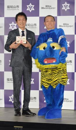 　イベントに出席した千原ジュニア（左）と千原せいじ