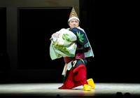 　熱演する藤原竜也（撮影・引地信彦／ホリプロ）