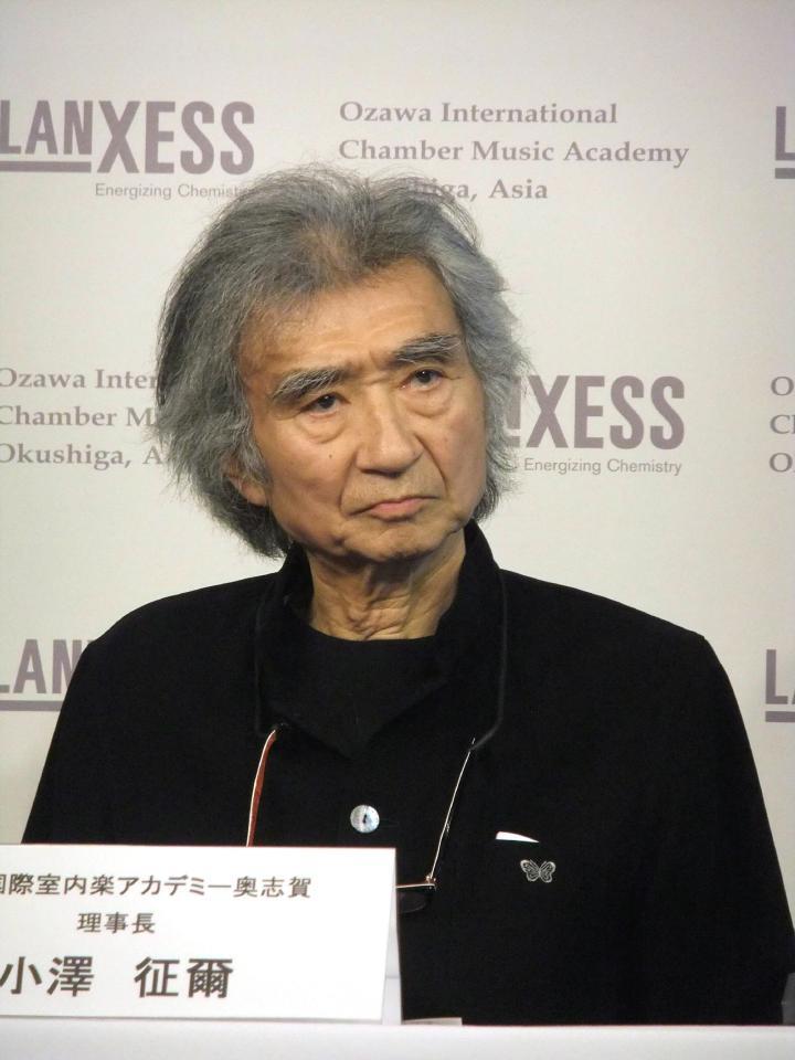 　会見した小澤征爾さん＝２０１３年