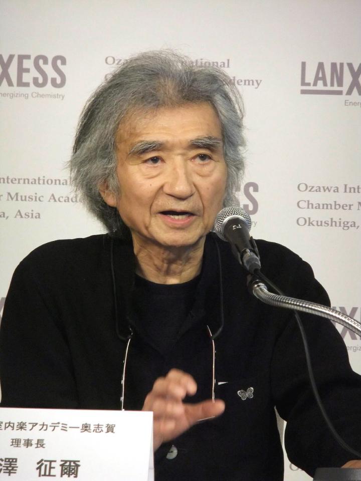 　会見した小澤征爾さん＝２０１３年