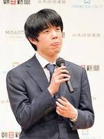 　敗戦の弁を語る藤井聡太八冠（撮影・佐藤厚）