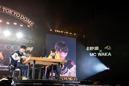 　「オードリーのオールナイトニッポン　ｉｎ　東京ドーム」で共演する若林正恭（左）と星野源