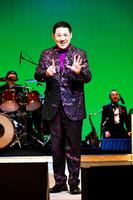 　１５周年記念コンサートを開いた大江裕